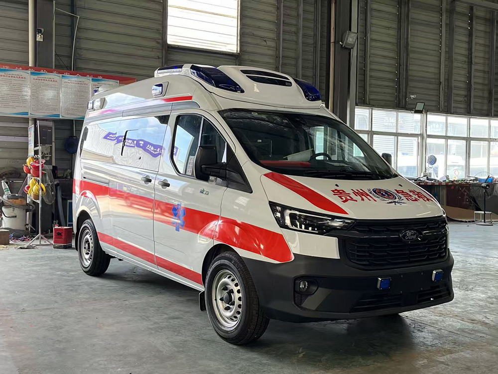 福特V362救护车