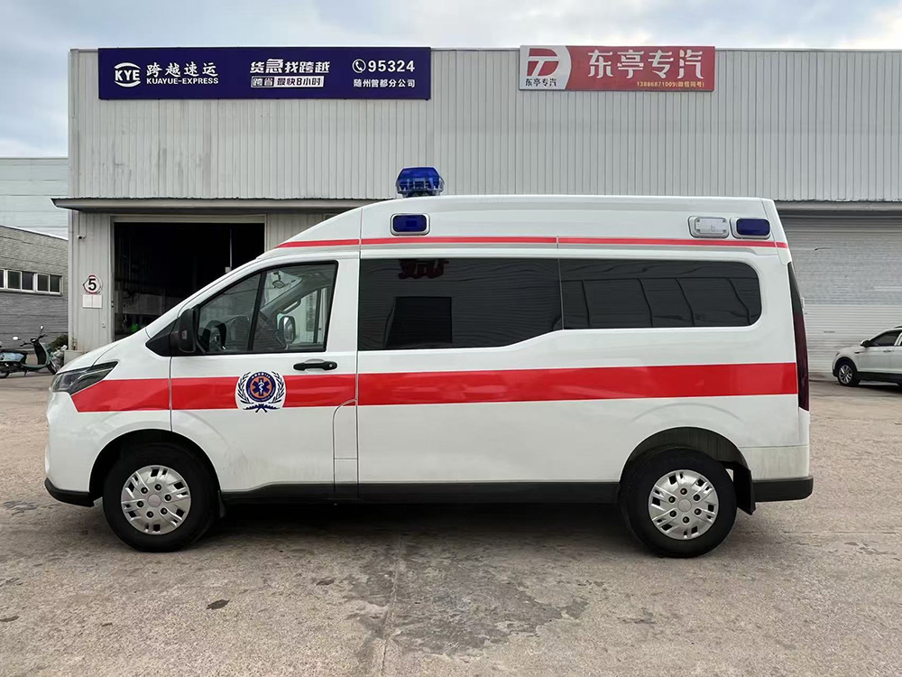 依维柯救护车