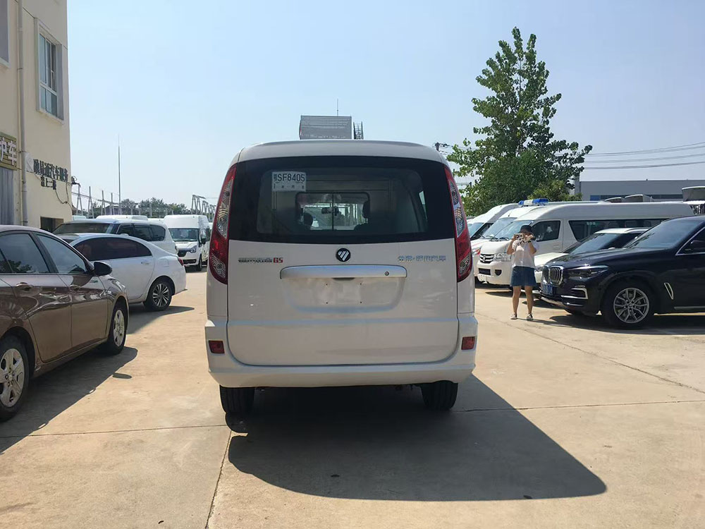 福田G5殡仪车